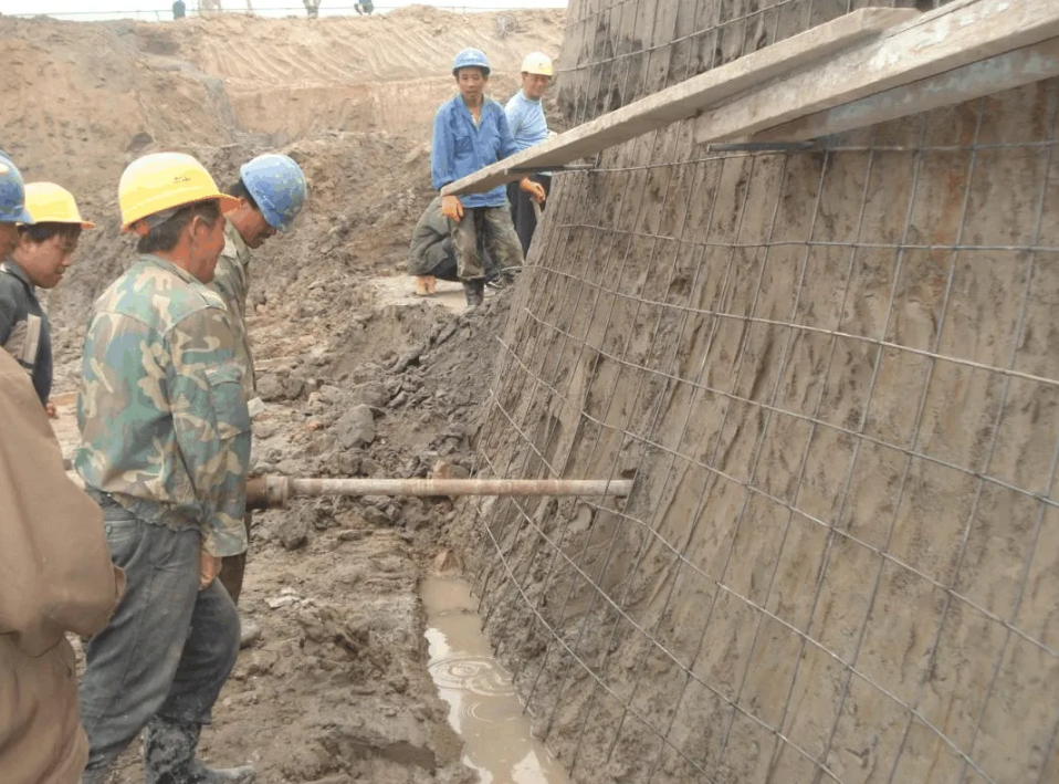 贵州常见基坑支护开挖事故的原因分析与处理方法